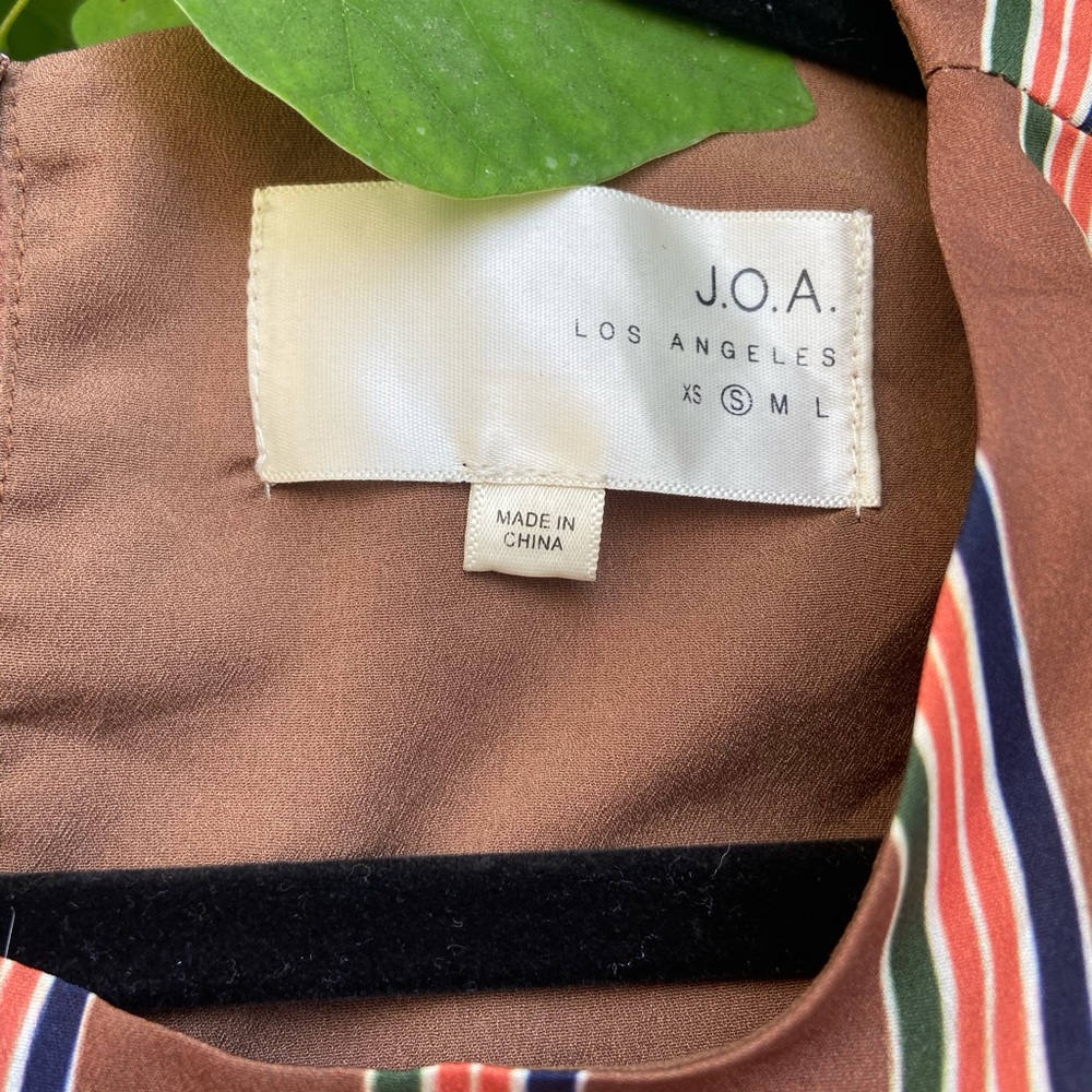 Cute J.O.A top